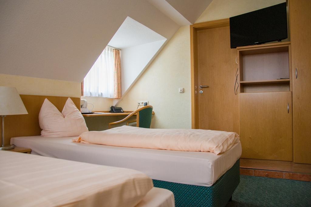 Hotel Domizil Alte Post Püttlingen Pokój zdjęcie