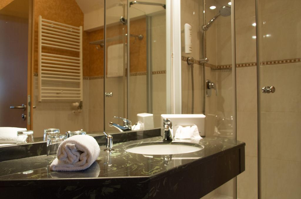 Hotel Domizil Alte Post Püttlingen Pokój zdjęcie