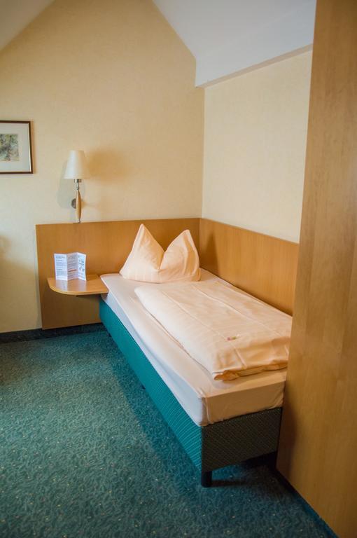 Hotel Domizil Alte Post Püttlingen Zewnętrze zdjęcie
