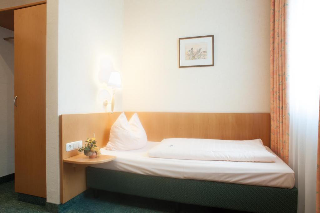 Hotel Domizil Alte Post Püttlingen Zewnętrze zdjęcie