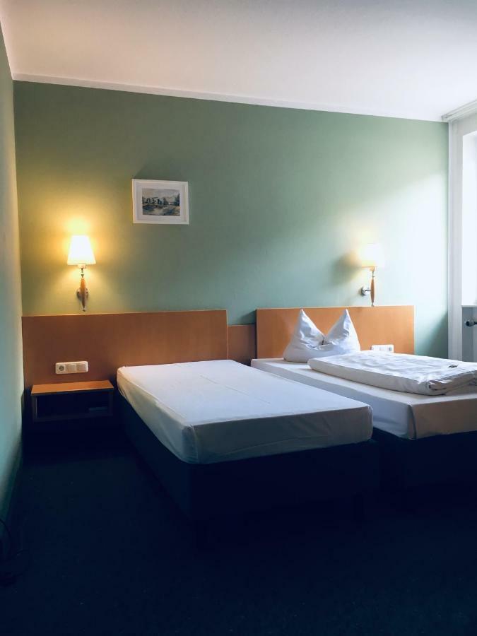 Hotel Domizil Alte Post Püttlingen Zewnętrze zdjęcie