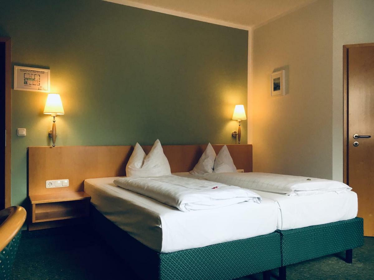 Hotel Domizil Alte Post Püttlingen Zewnętrze zdjęcie