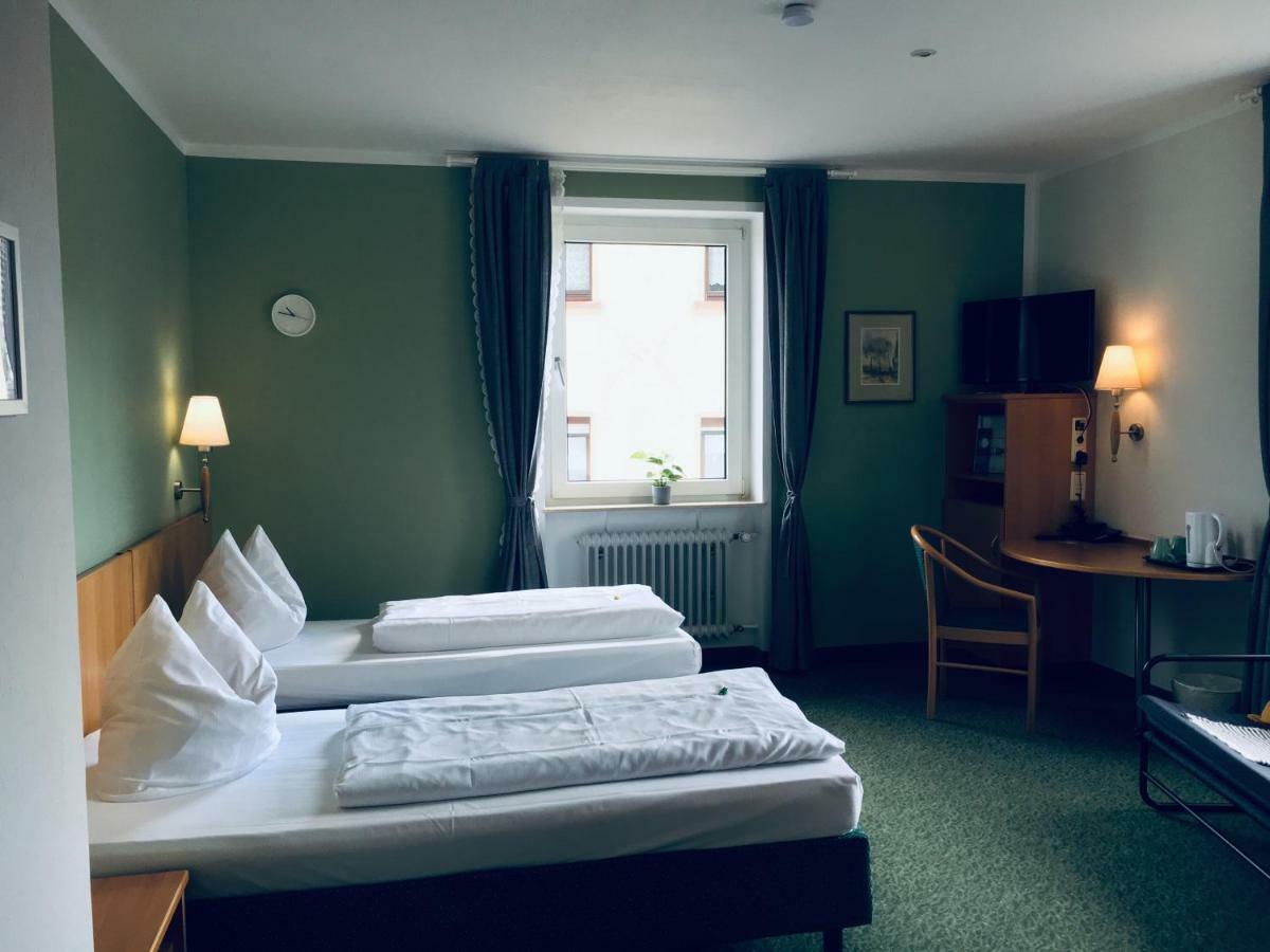 Hotel Domizil Alte Post Püttlingen Zewnętrze zdjęcie
